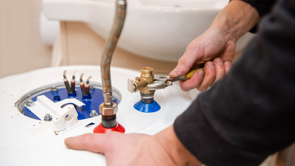 Water Heater Maintenance in Relampago